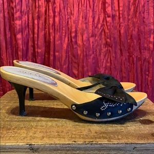 Guess retro inspired heels